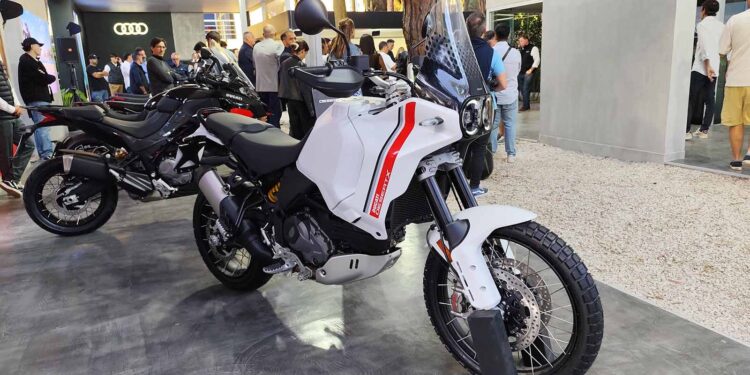 Desde la costa argentina te presentamos la Ducati DesertX, la aventurera que se ensamblará en nuestro país