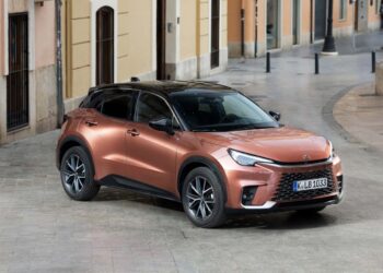 Lexus LBX, el híbrido japonés que tiene 15 años de garantía