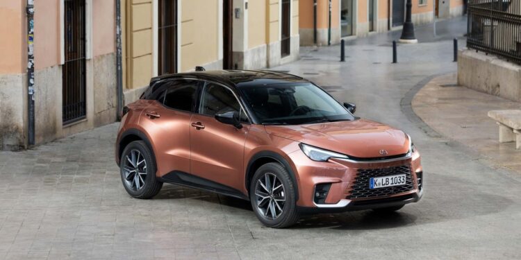 Lexus LBX, el híbrido japonés que tiene 15 años de garantía