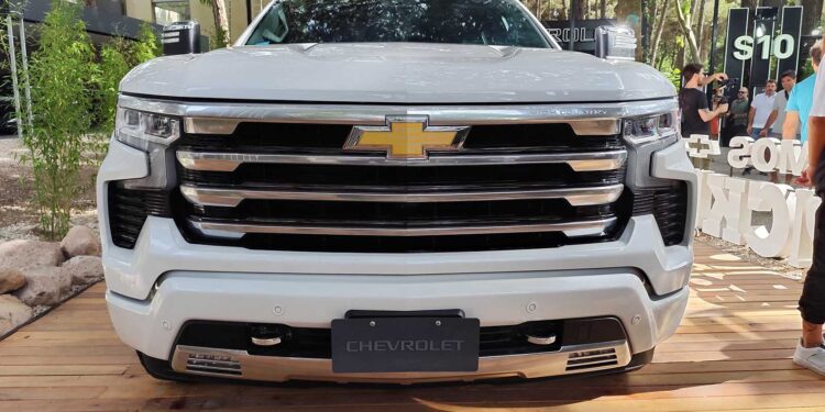 Chevrolet Silverado se lanza oficialmente con una importante baja en sus precios