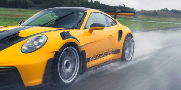 Porsche y Michelin presentan sus nuevos neumáticos especiales para lluvia