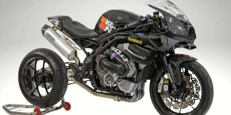 Conoce la Triumph Speed Triple 1200 RR, la bestial moto que entrega 400 CV de potencia
