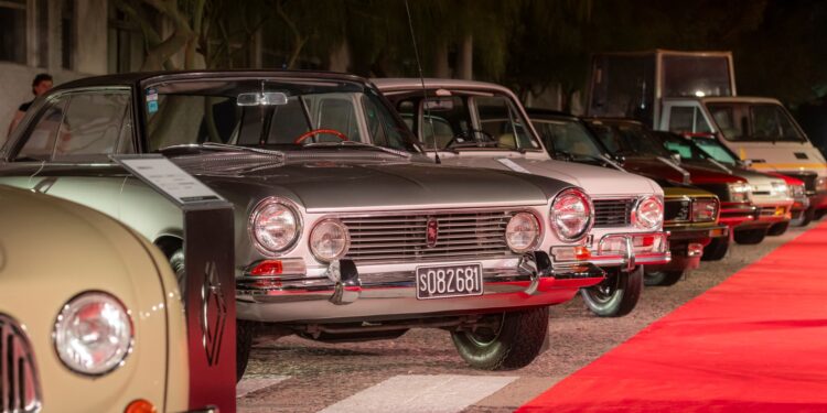 Destapan estos tremendos Torino, R12, Clio y Fuego