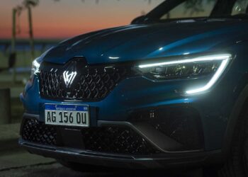 El Renault Arkana E-Tech Hybrid inicia su camino ¿cuánto cuesta y que ofrece el SUV coupé?