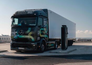 Mercedes-Benz Trucks busca un récord Guinness con el camión eléctrico eActros 600