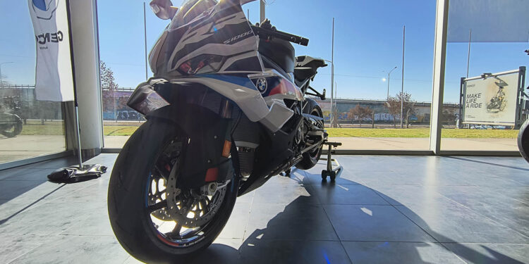 La nueva BMW S 1000 RR llegó a Mendoza lista para rodar