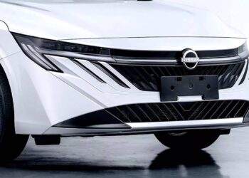 Nissan presentó el renovado Sentra: más grande, con diseño actualizado y posible versión híbrida