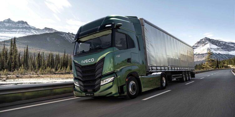 El nuevo Iveco S-Way fue presentado en Mendoza de la mano de Ficamen