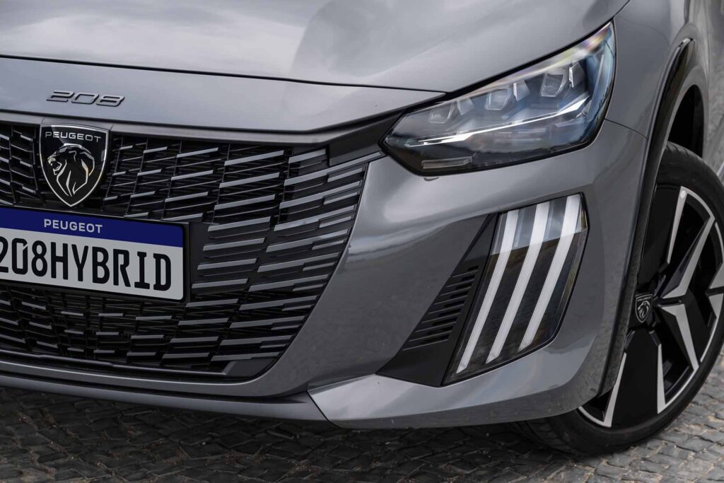 Stellantis Peugeot 208 Hybrid