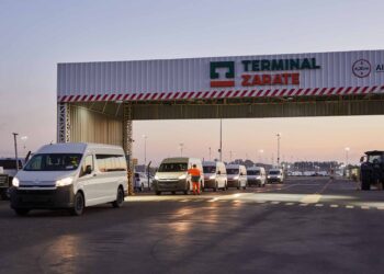 Toyota inició la exportación de Hiace a Brasil.