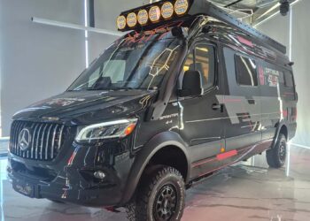 Conocé la Optimus 4X4, la solución que convierte una Sprinter una bestia off-road