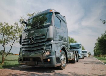 El tecnológico Actros L 2663 se lució en la TecWeek 2025