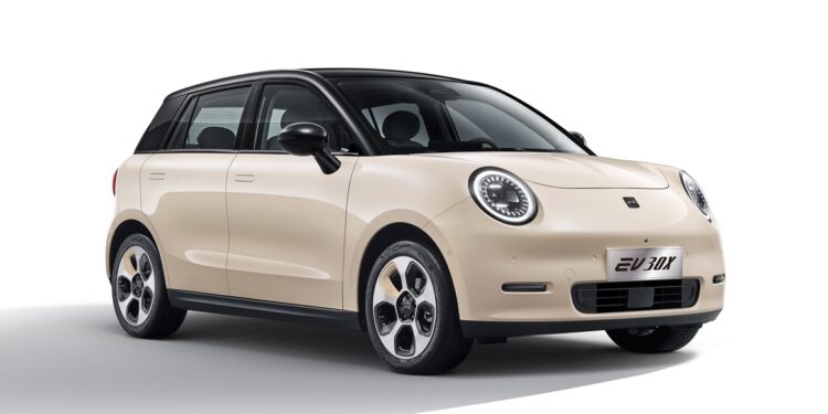 JAC con nuevo eléctrico, SUV híbrido y pick-up: precios aquí