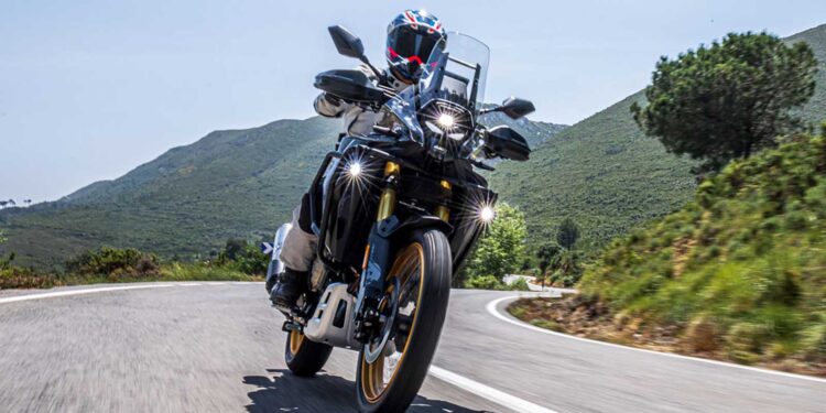 Voge se expande en Cuyo de la mano de Grupo Lorenzo y con rodada para celebrar