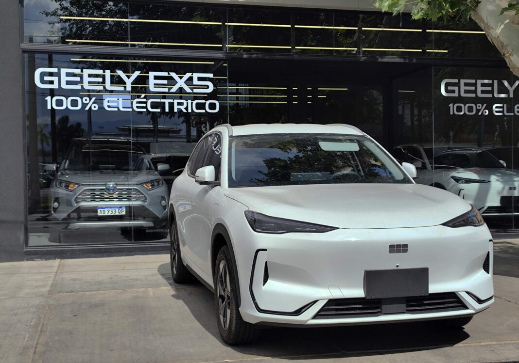 geely ex5 blanco 2025