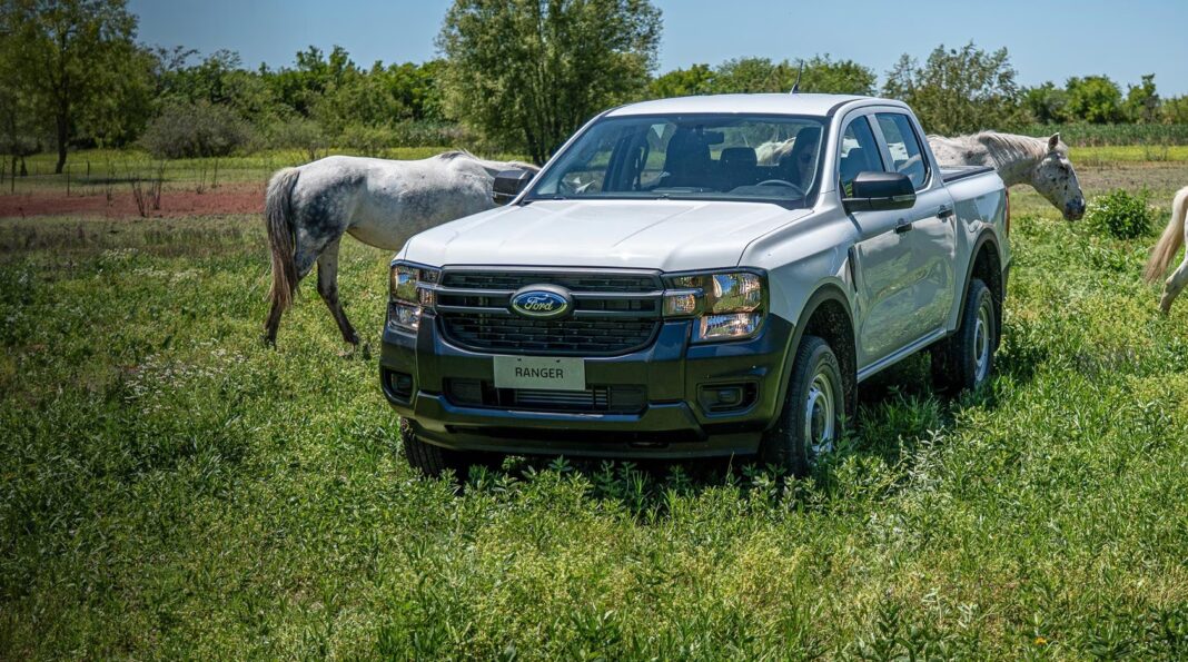 Ford Ranger VS Toyota Hilux: precios con aumentos en 2026