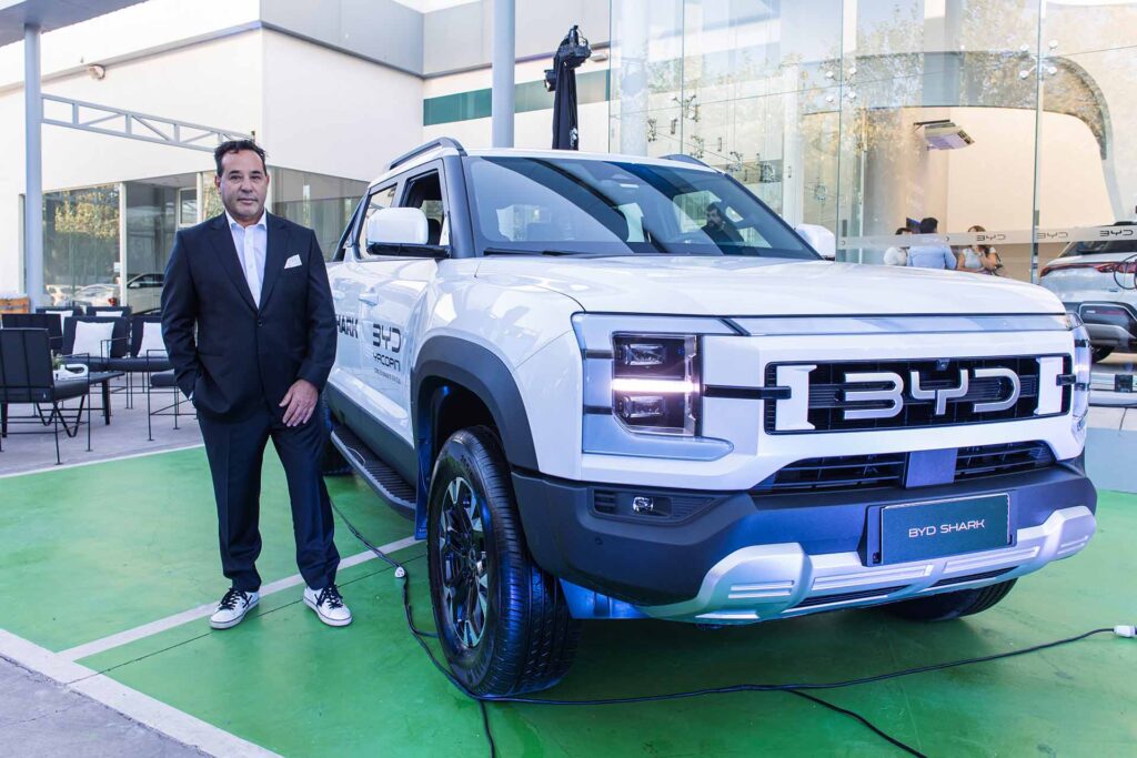 BYD Shark Adrian Yacopini