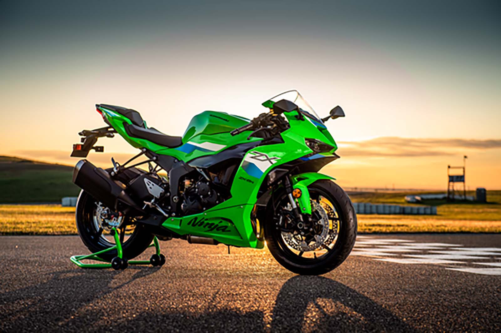 Unleash The Beast A Deep Dive Into The 2012 Kawasaki Ninja Zx 6r Still A Supersport King