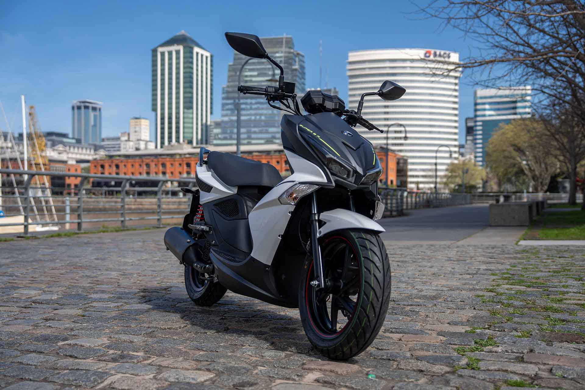 Super 8 150 CBS: conocé el nuevo scooter de Kymco