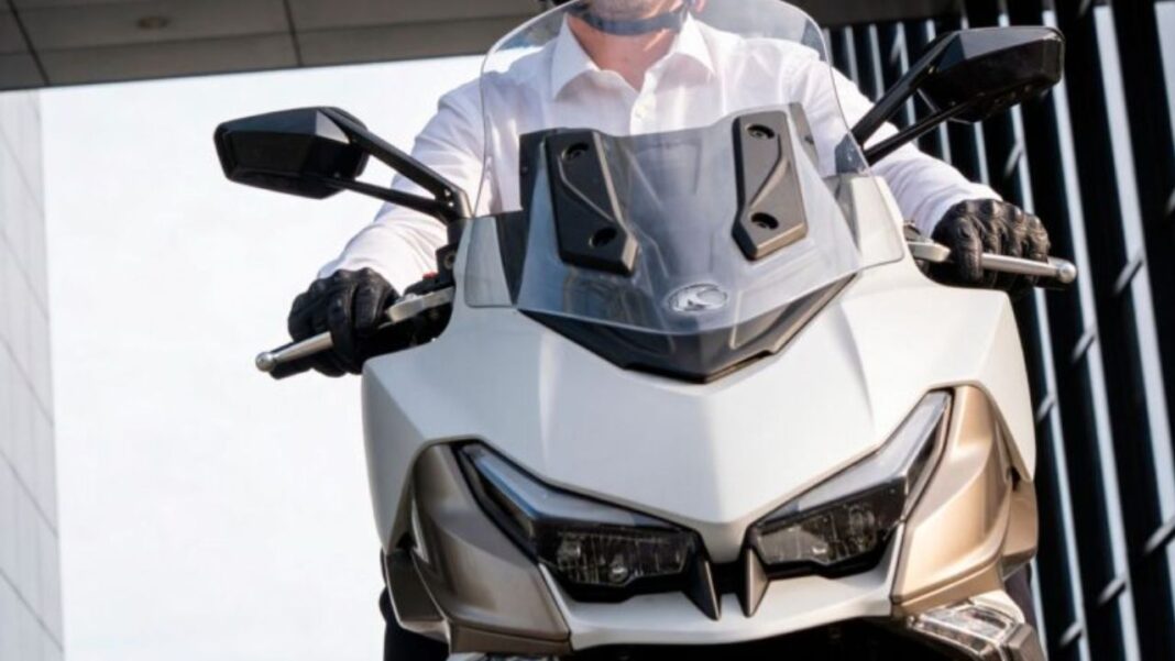 Lanzamiento maxiscooter