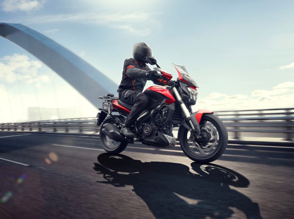 BAJAJ DOMINAR 400 05
