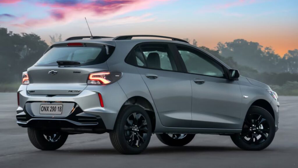 Chevrolet Onix Activ (4)