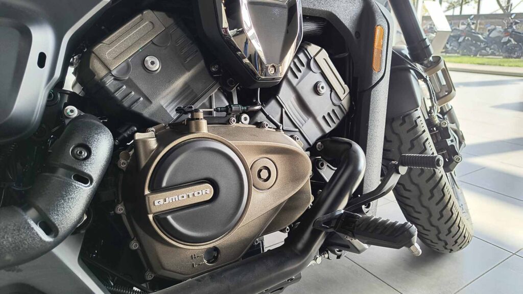 QJMotor SRV 600 V 002