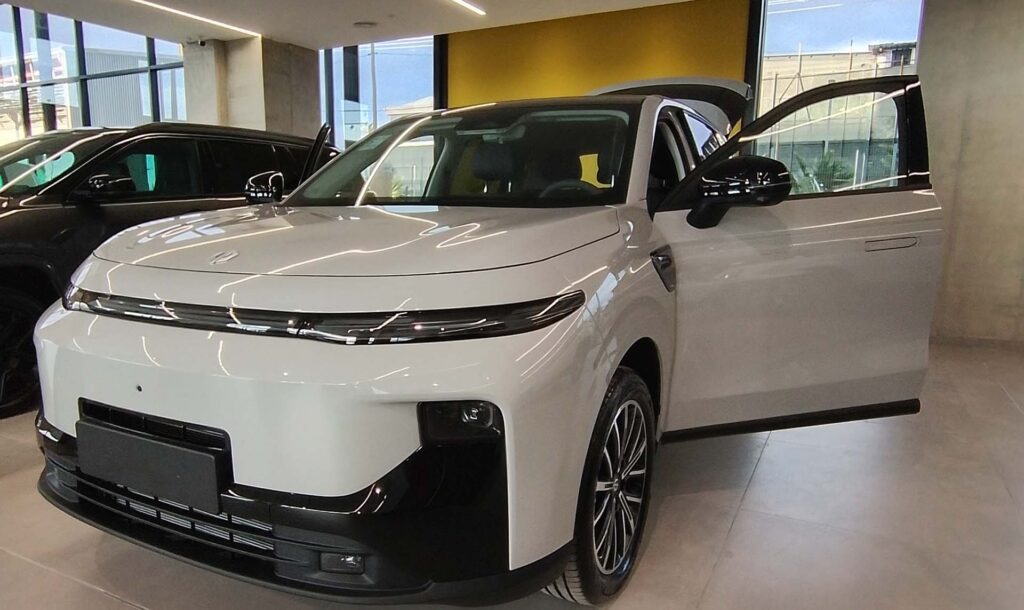 Leapmotor B10