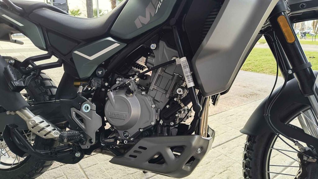 Moto Morini Alltrhike 450 encara la aventura con precio y financiación especial para julio 2 Moto Morini Alltrhike 450 Meschini Mendoza 2026 005