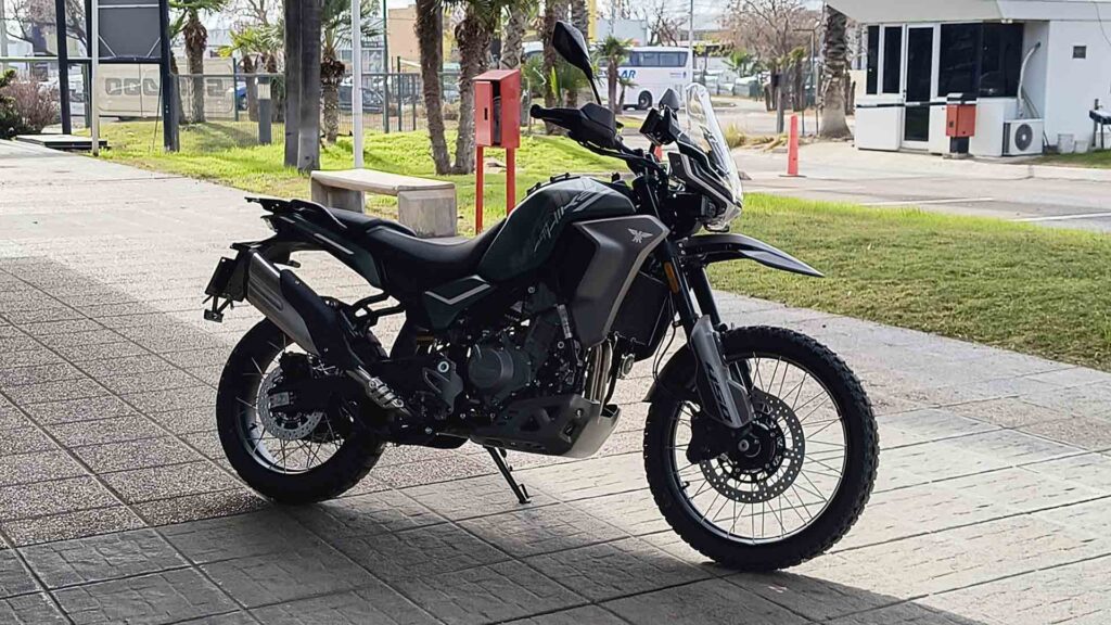 Moto Morini Alltrhike 450 encara la aventura con precio y financiación especial para julio 4 Moto Morini Alltrhike 450