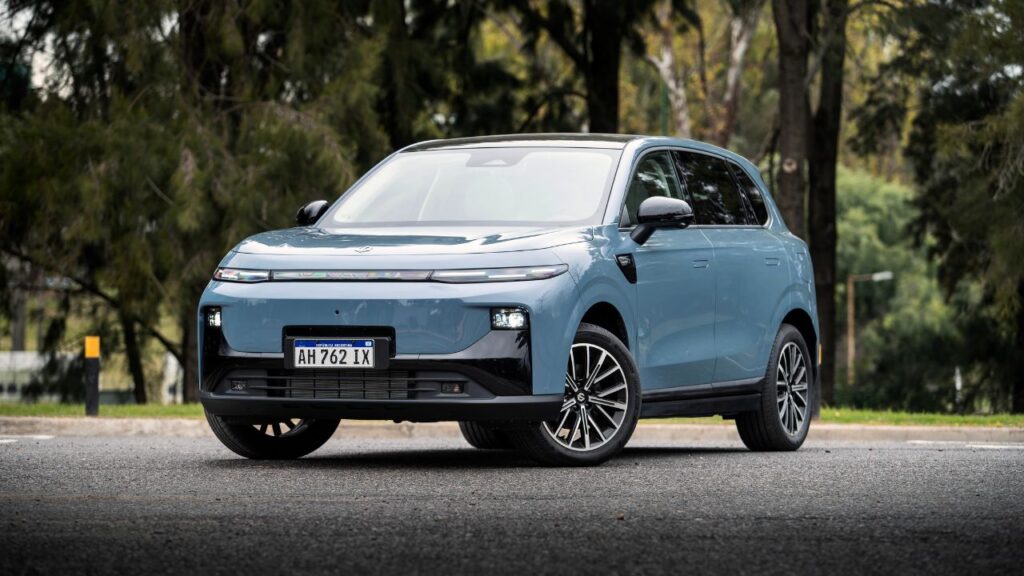 Nuevo Leapmotor B10 híbrido: ultra tecnológico y con 900 km de autonomía 1 Nuevo Leapmotor B10 híbrido