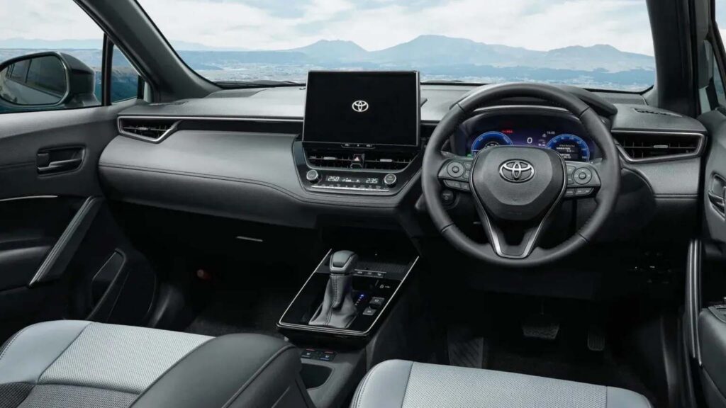 Toyota Corolla Cross y una inesperada nueva versión 2 Toyota-Corolla-Cross-Z-Adventure-60th-Anniversary-Japan-Interior-arg