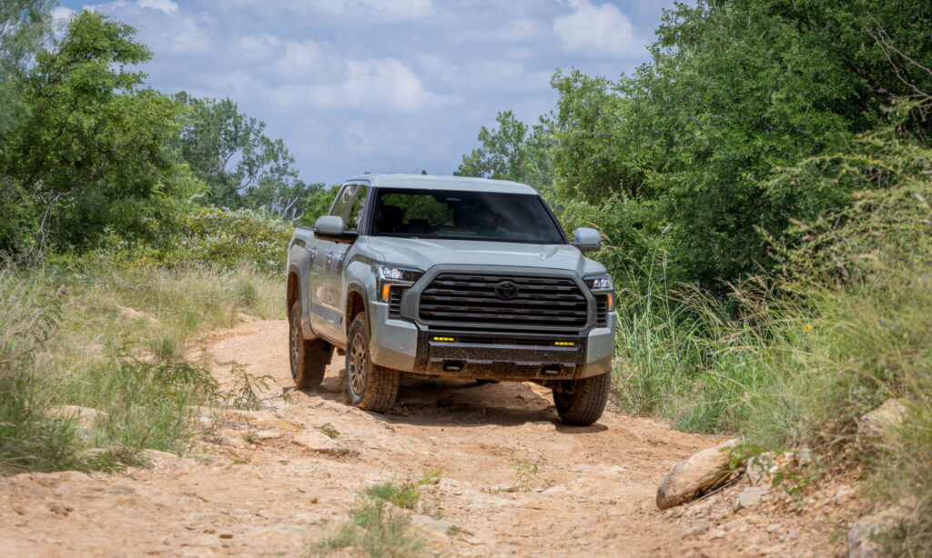 Toyota presentó la Tundra 2027: nuevo paquete off-road y más tecnología 2 Toyota Tundra 2027 (2)