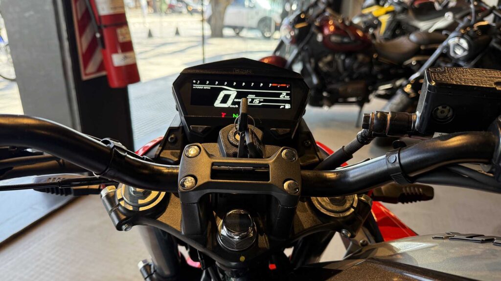 Hunk 125R: conocimos en Mendoza la naked Hero con equipo de primera y precio competitivo 4 hero hunk 125r mendoza 003