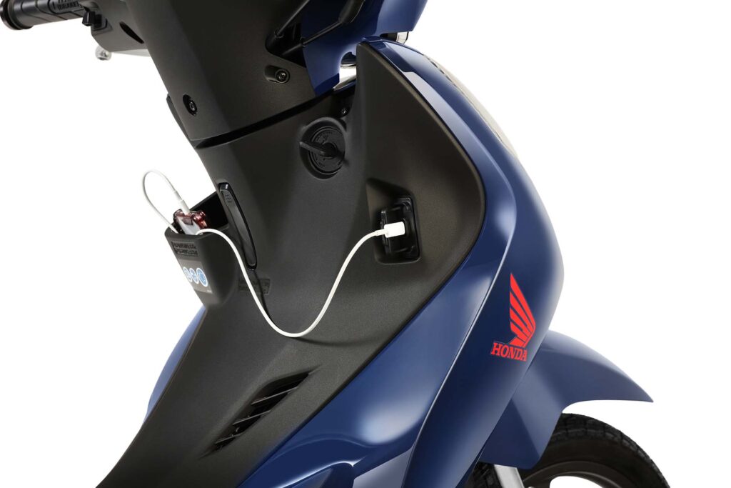 La Honda Biz 110 regresa al país con producción nacional y preventa activa 3 Biz 110 Conexion USB