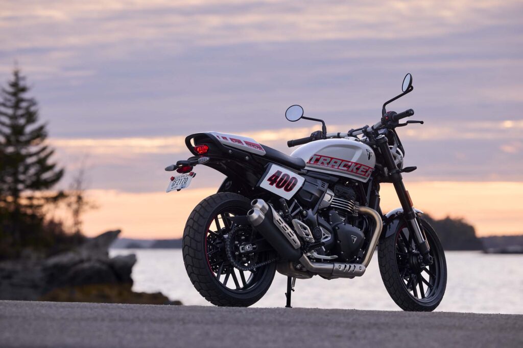 Triumph agranda la familia 400 con las nuevas Thruxton y Tracker 5 Triumph Tracker 400 002