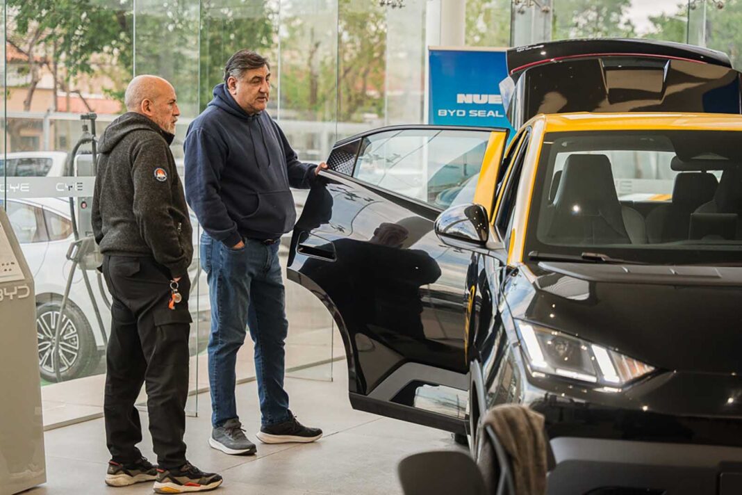 BYD Yacopini impulsa el taxi eléctrico en Mendoza con una importante financiación para el Dolphin Mini