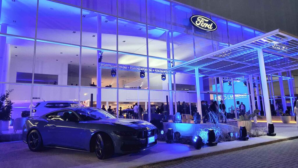 Grupo Lorenzo hace historia en Argentina y Latinoamérica con el concesionario Ford Signature 2.0 2 grupo lorenzo ford signature frente