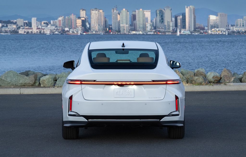 Lexus ES 2027 2