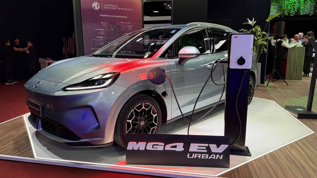 MG 4 EV expo auto chino